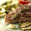 Côtelettes d'agneau et légumes grillés